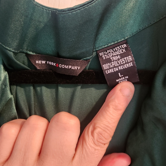 New York & Company Womens Green Blouse Size L Euc - Picture 2 of 4